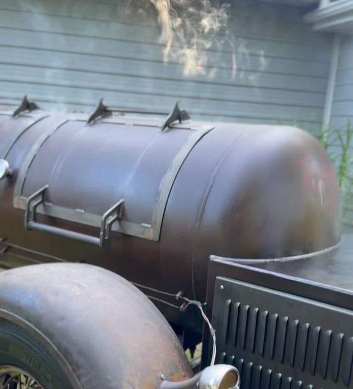 'Ruby', a Bog Line pit, fired up at the Pinery Market